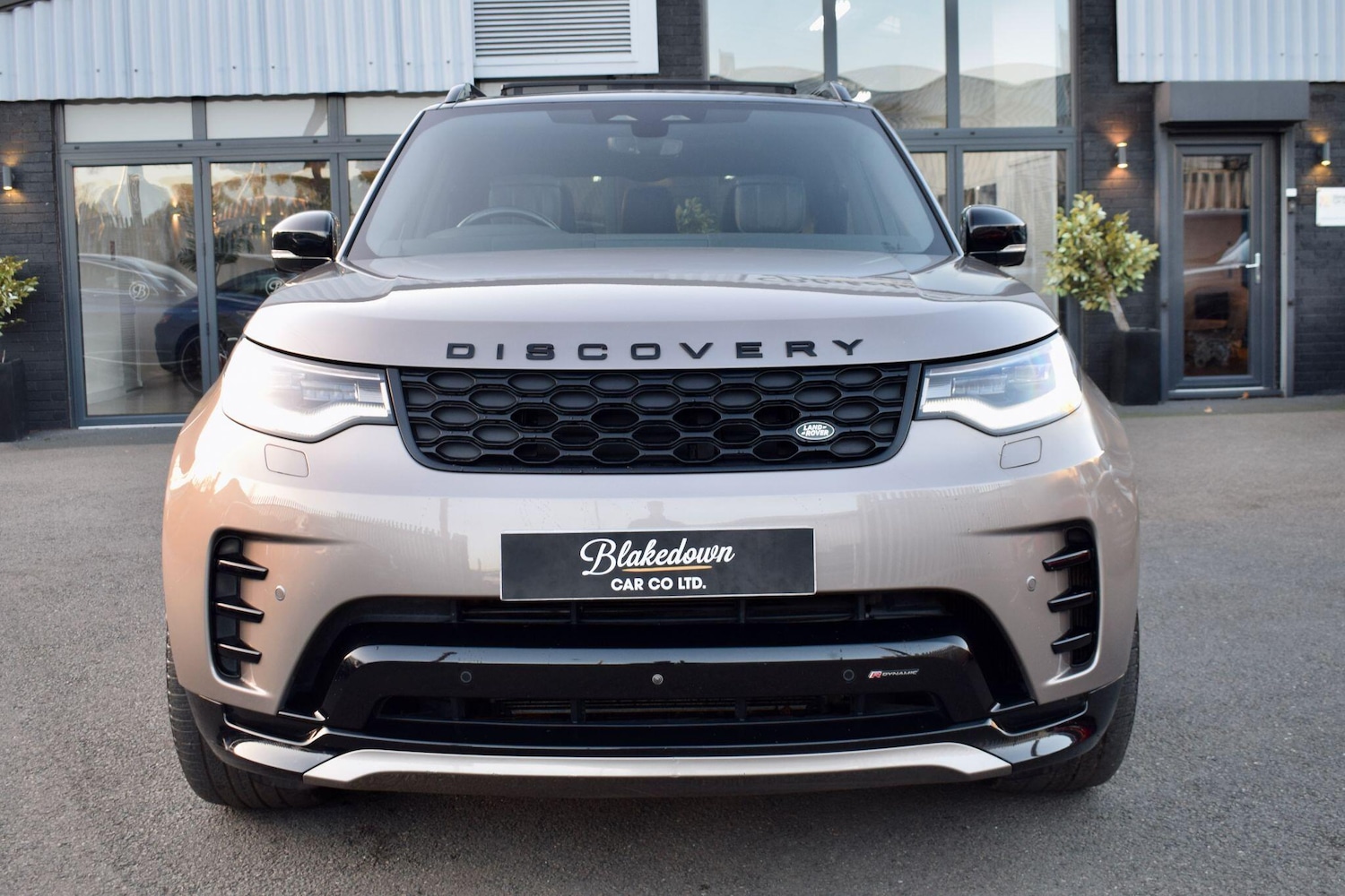 Used Land Rover Discovery 2022 for sale - 77060352: Photo 2