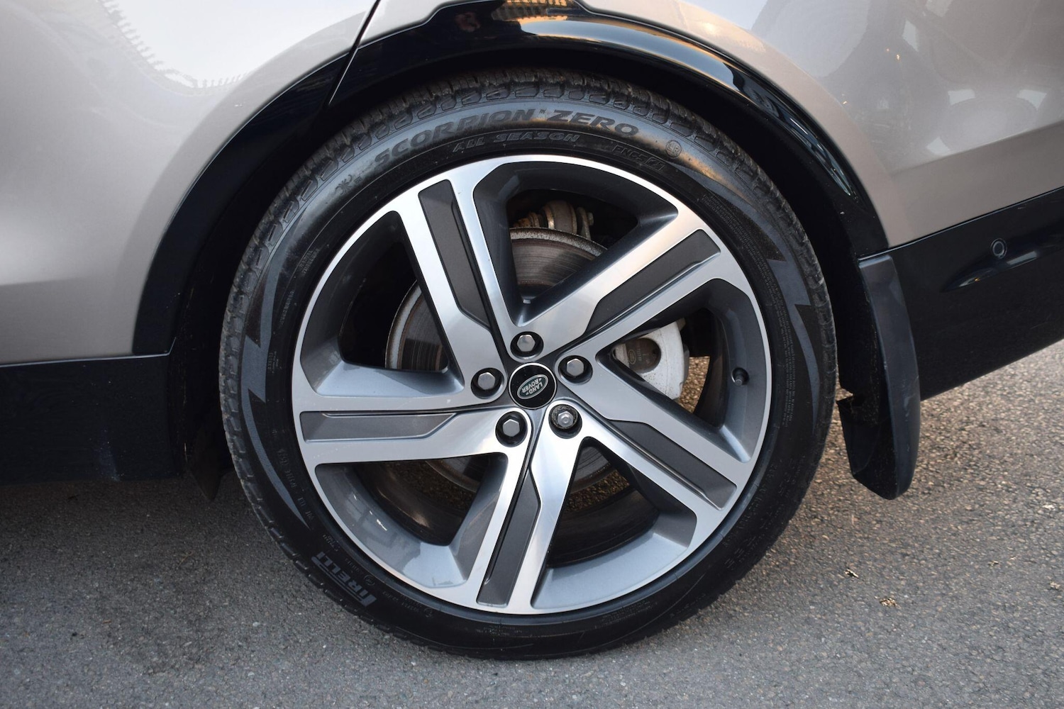 Used Land Rover Discovery 2022 for sale - 77060352: Photo 34