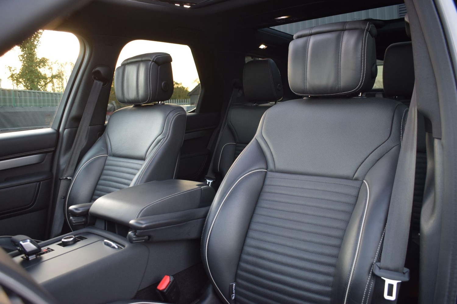 Used Land Rover Discovery 2022 for sale - 77060352: Photo 7