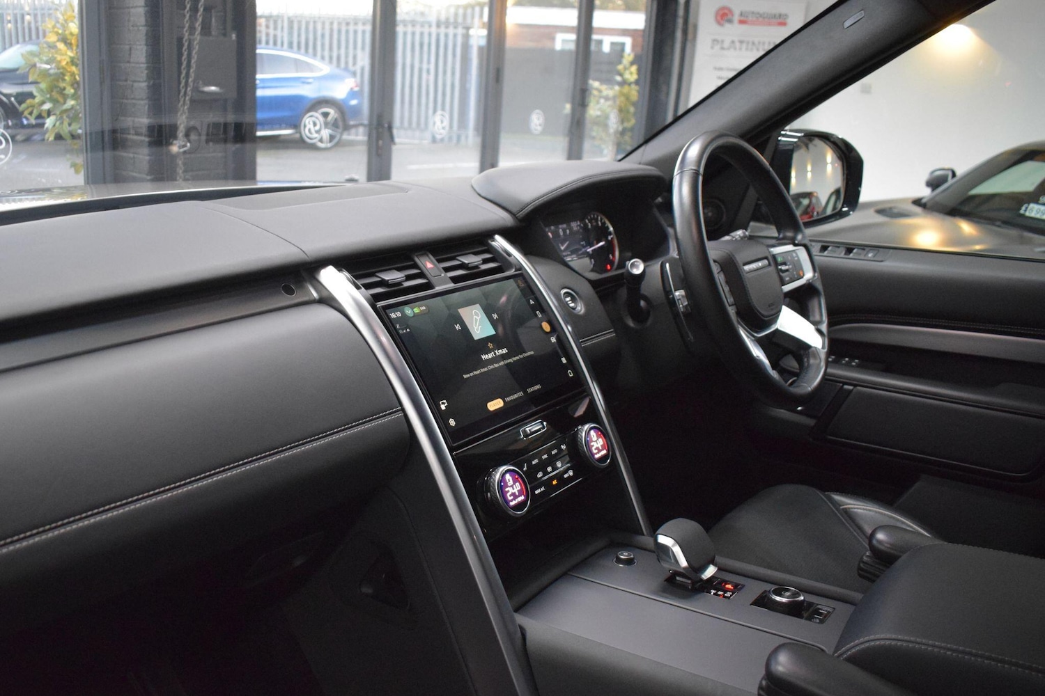 Used Land Rover Discovery 2022 for sale - 77060352: Photo 9