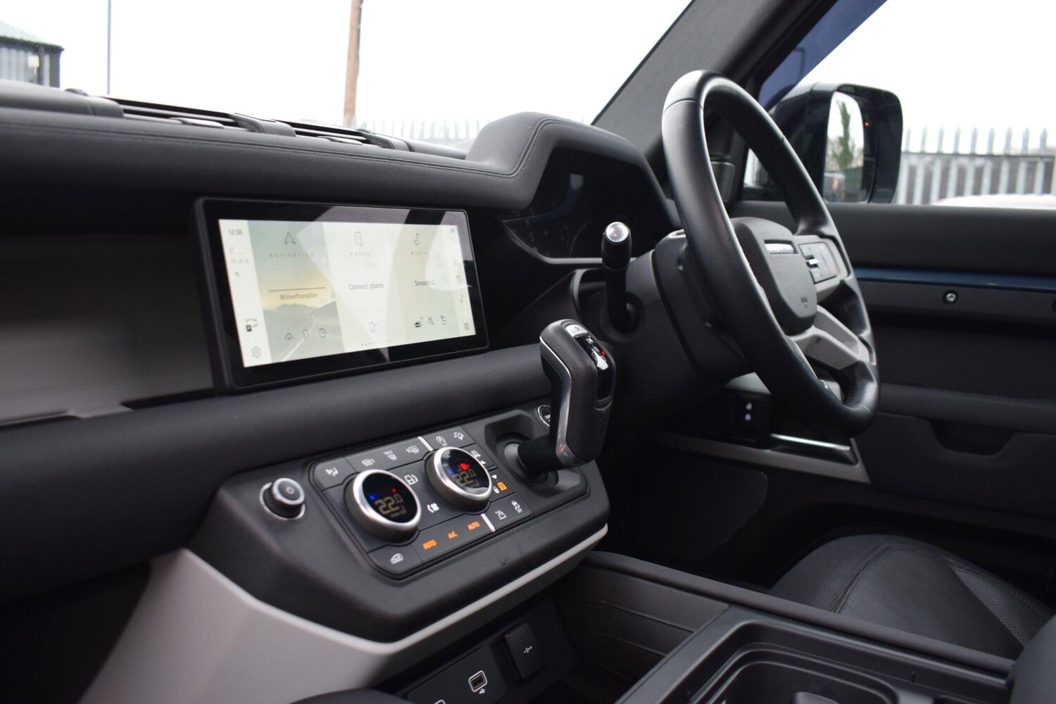 Used Land Rover Defender 2022 for sale - 77598381: Photo 11