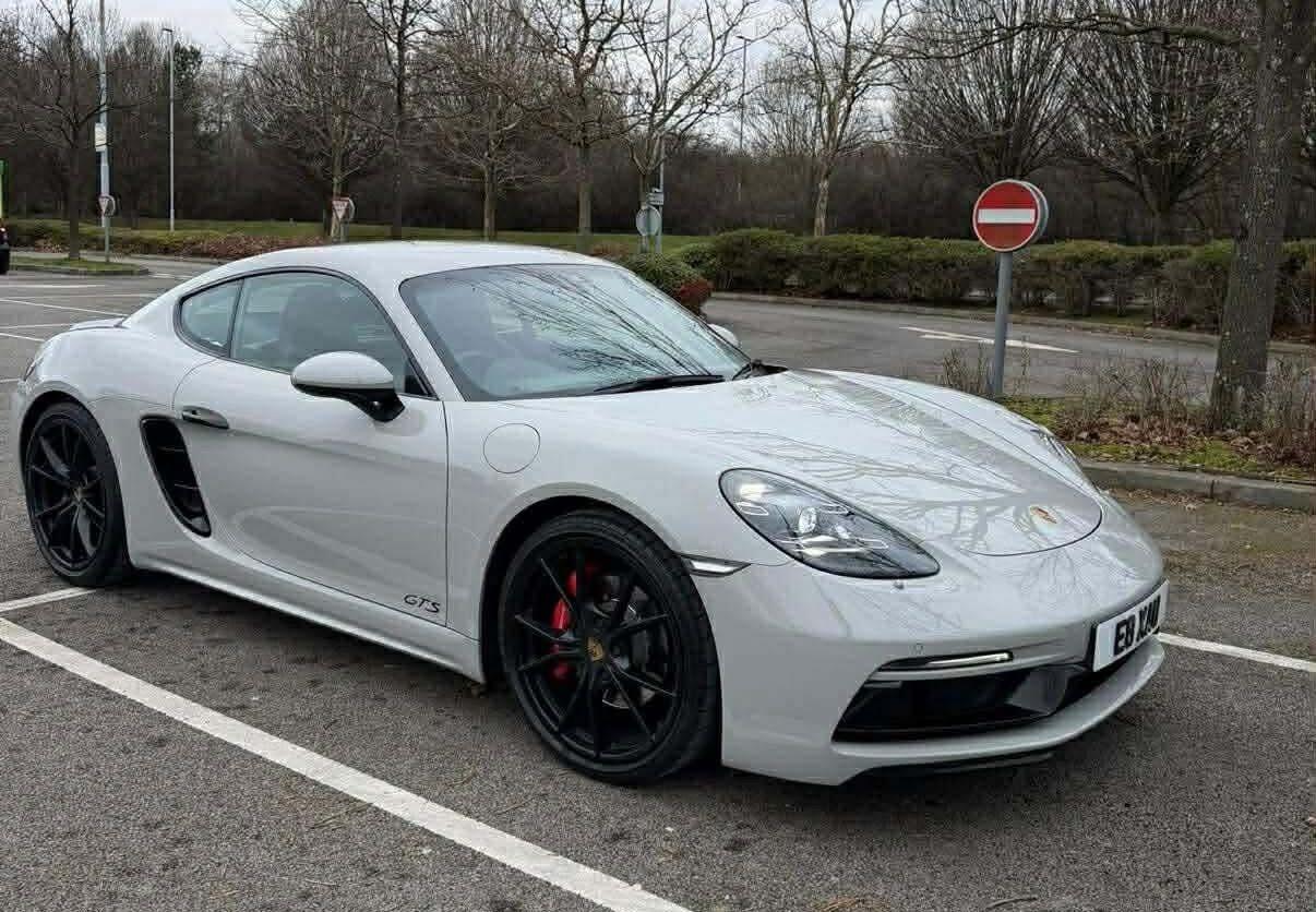 Used Porsche Cayman 2019 for sale - 77633790: Photo 2
