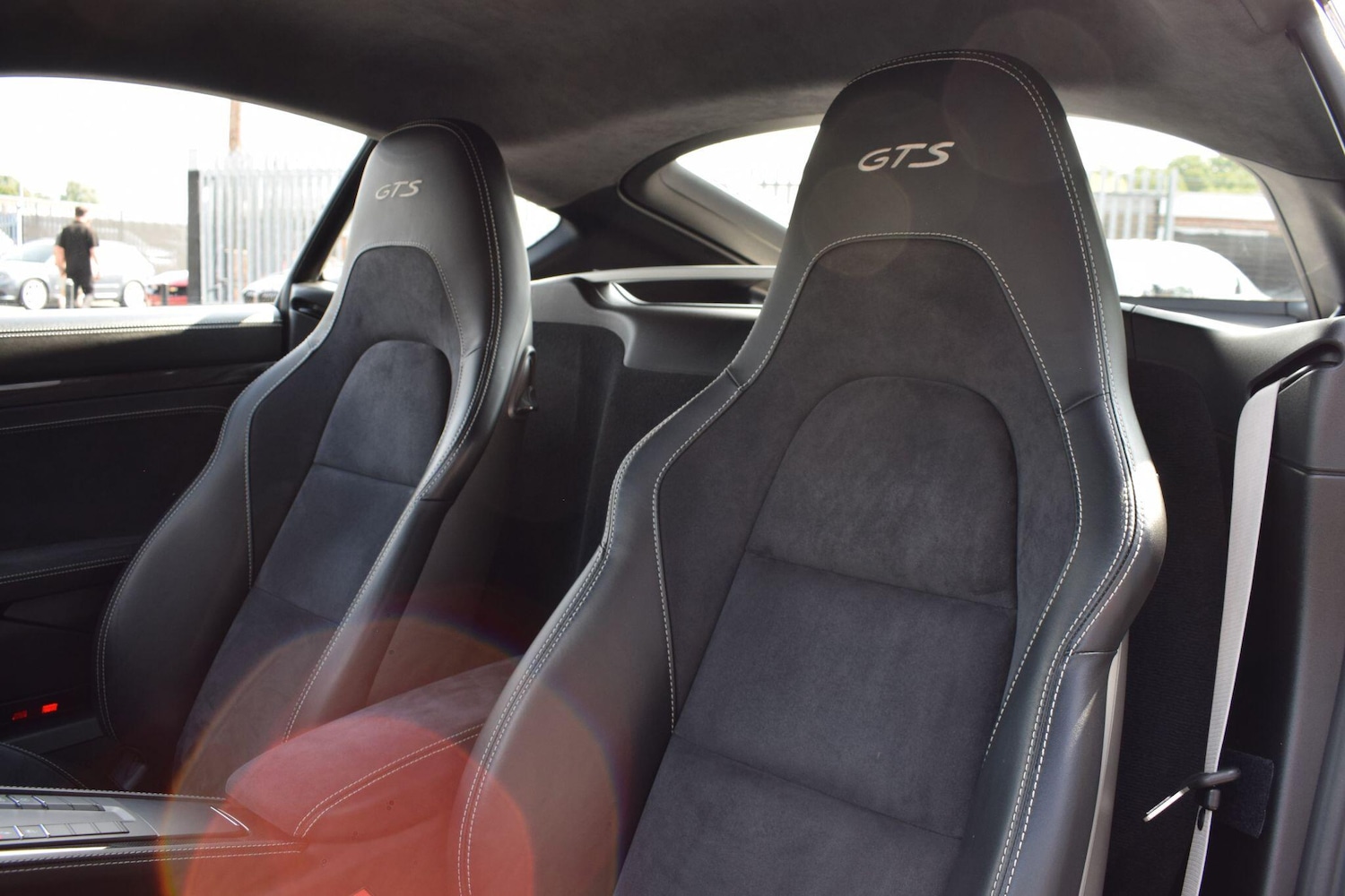 Used Porsche Cayman 2020 for sale - 76538712: Photo 9