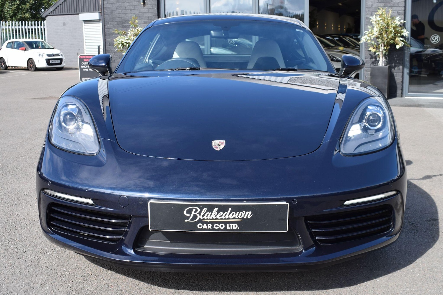 Used Porsche 718 Cayman 2018 for sale - 76389308: Photo 2