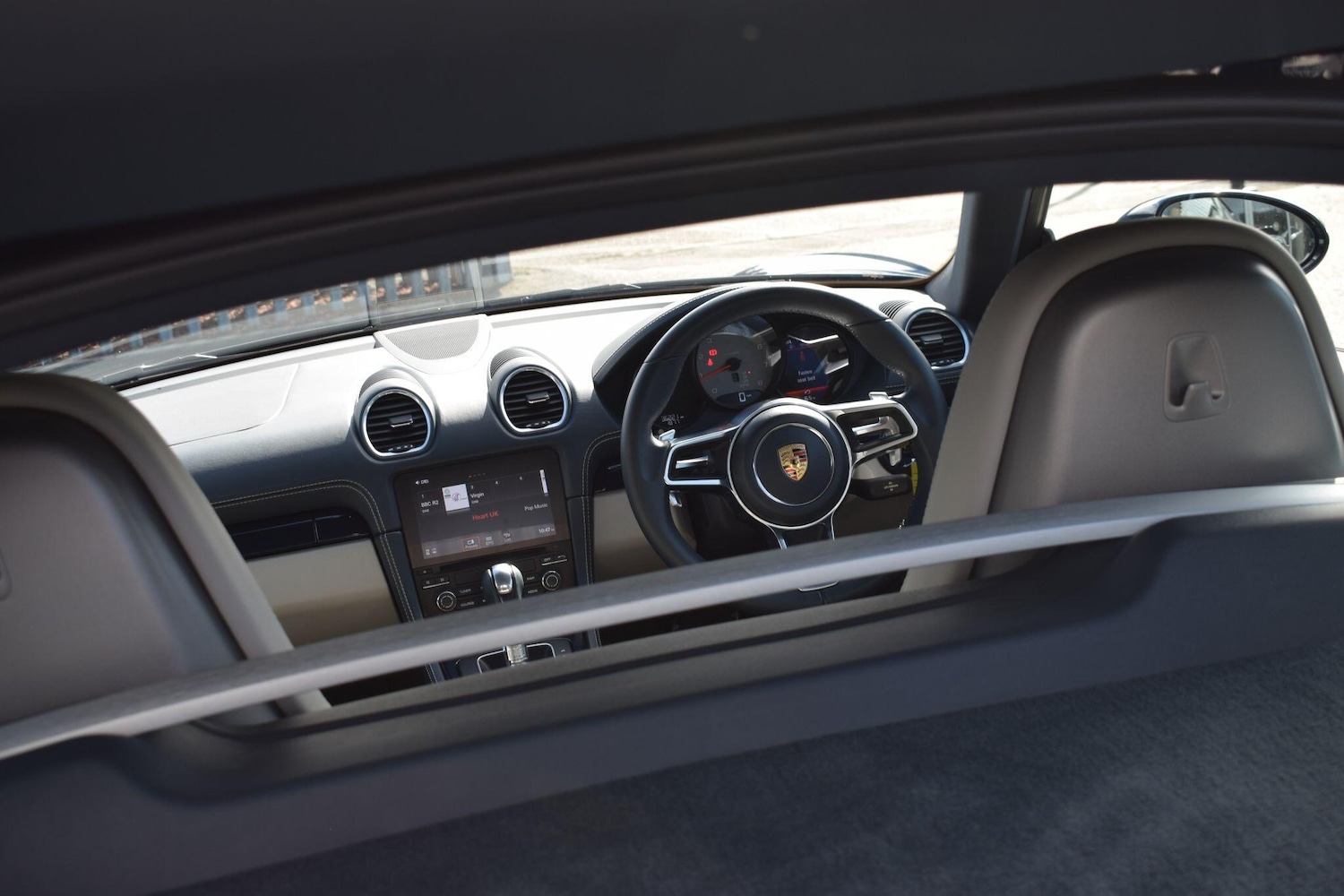 Used Porsche 718 Cayman 2018 for sale - 76389308: Photo 28