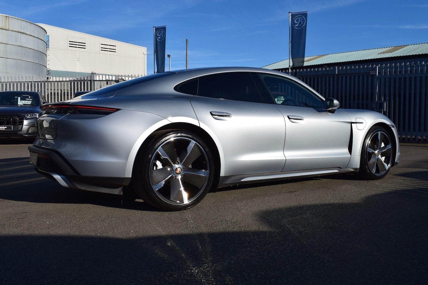 Used Porsche Taycan 2020 for sale - 77290618: Photo 11