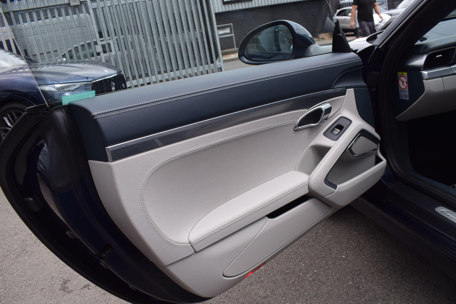 Used Porsche 911 2017 for sale - 77097632: Photo 13