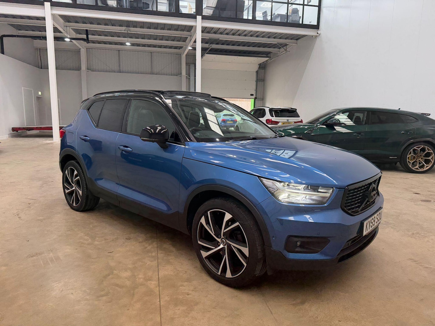 Used Volvo XC40 2019 for sale - 77440638: Photo 3
