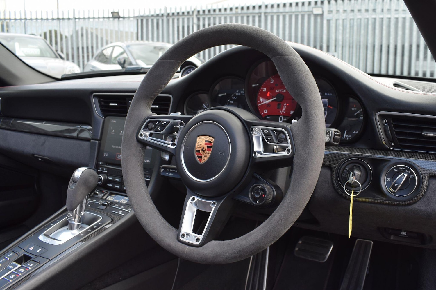 Used Porsche 911 2018 for sale - 76537872: Photo 15