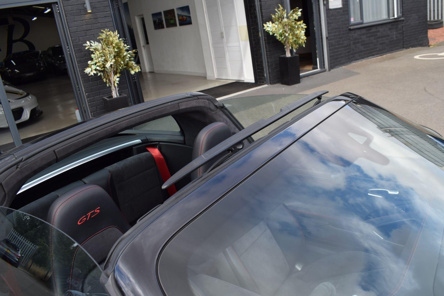 Used Porsche 911 2018 for sale - 76537872: Photo 49