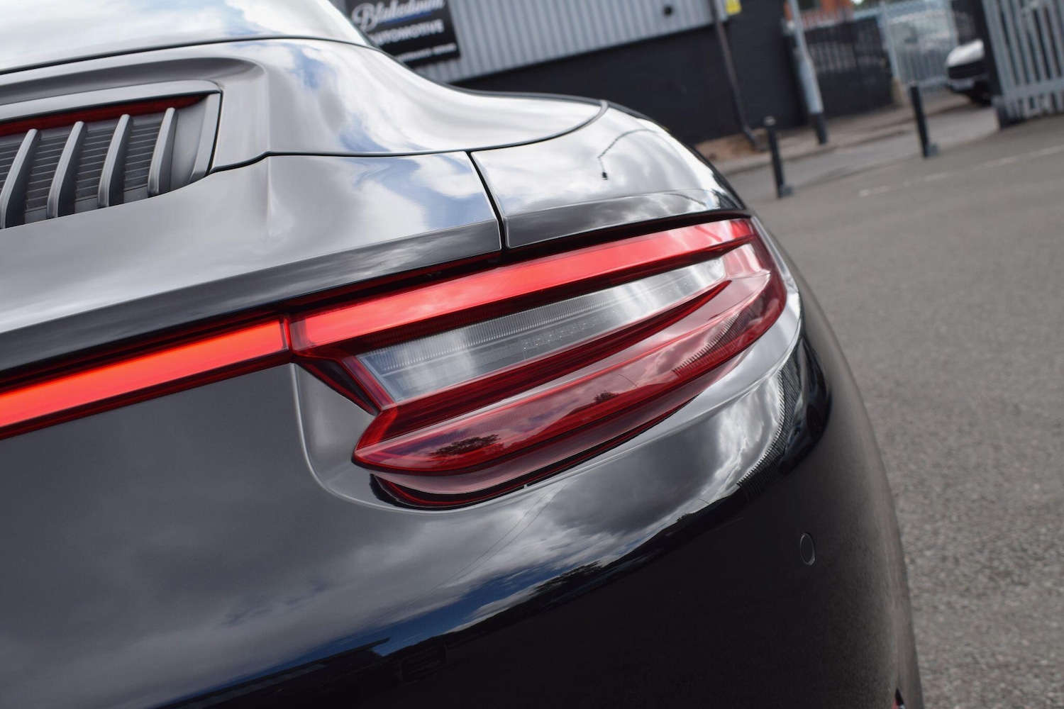 Used Porsche 911 2018 for sale - 76537872: Photo 52