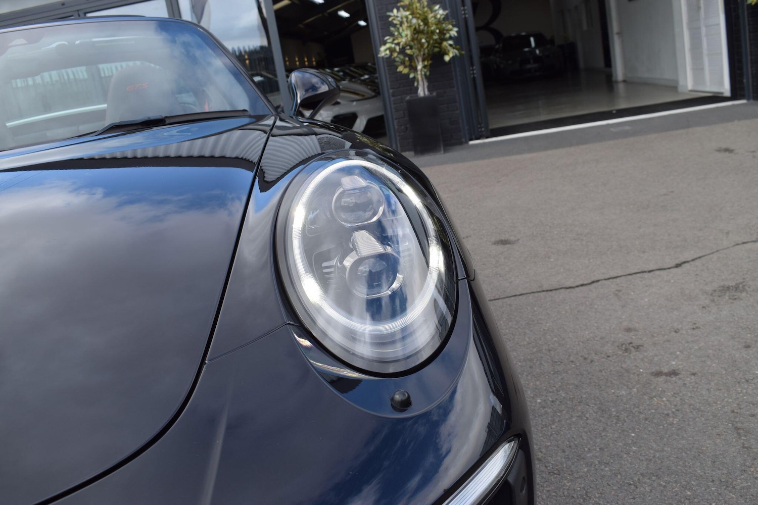 Used Porsche 911 2018 for sale - 76537872: Photo 53