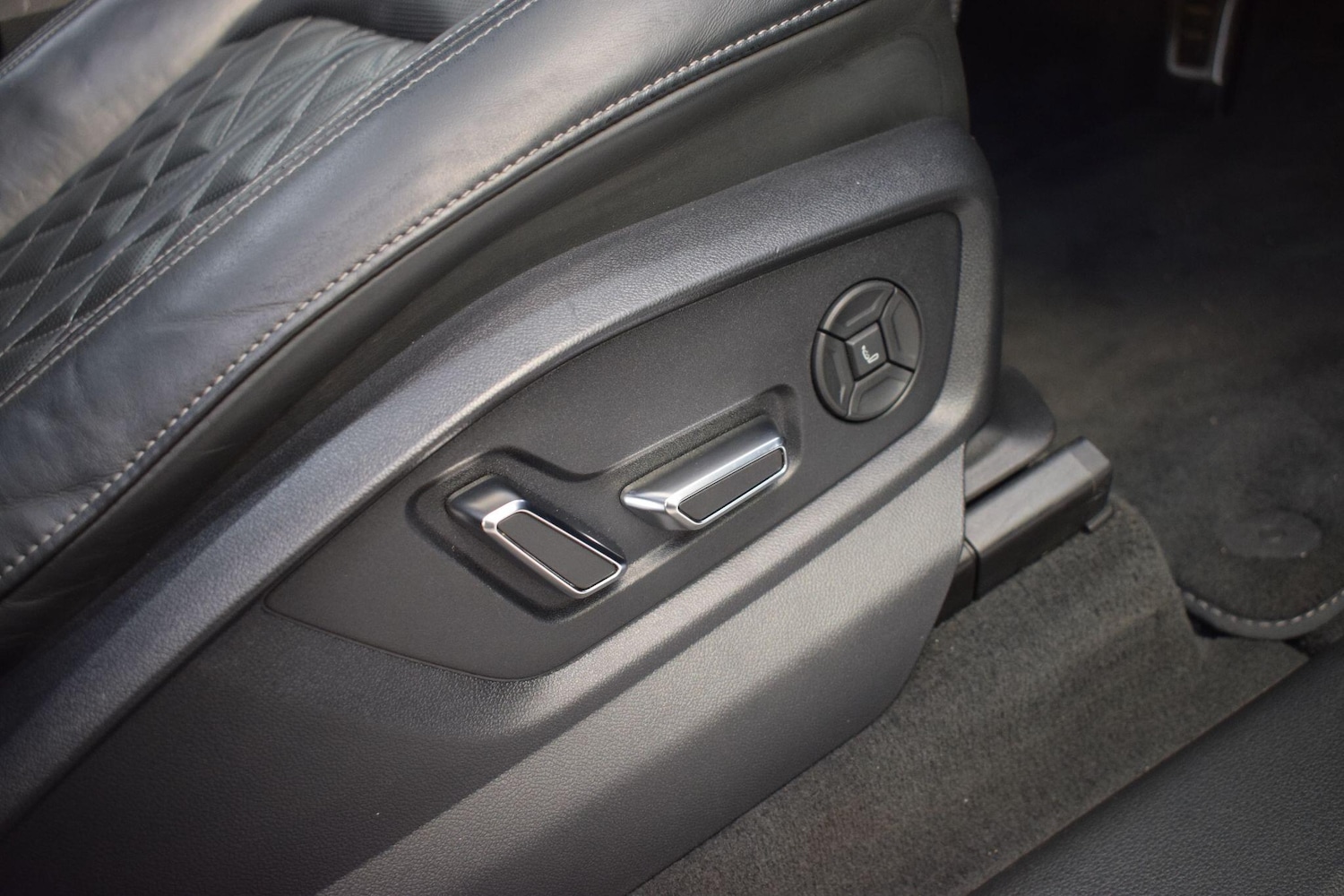 Used Audi SQ7 2021 for sale - 76422873: Photo 26