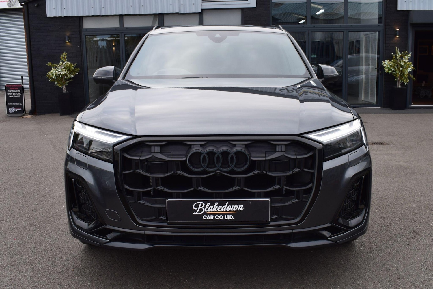 Used Audi SQ7 2025 for sale - 76425680: Photo 2