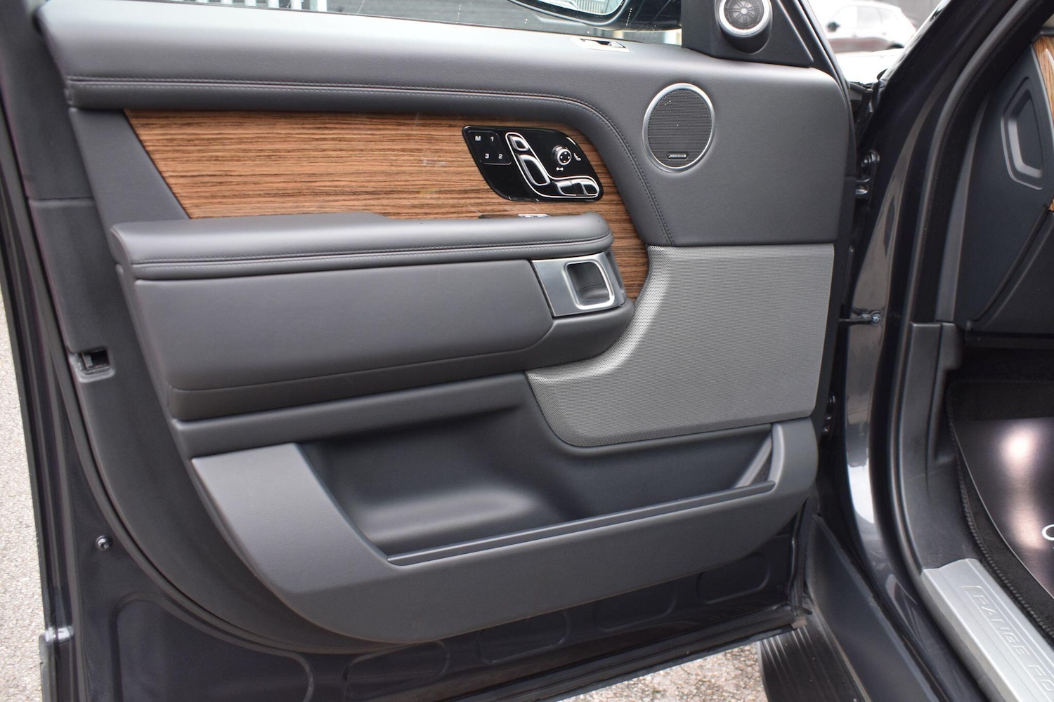 Used Land Rover Range Rover 2019 for sale - 76644701: Photo 32