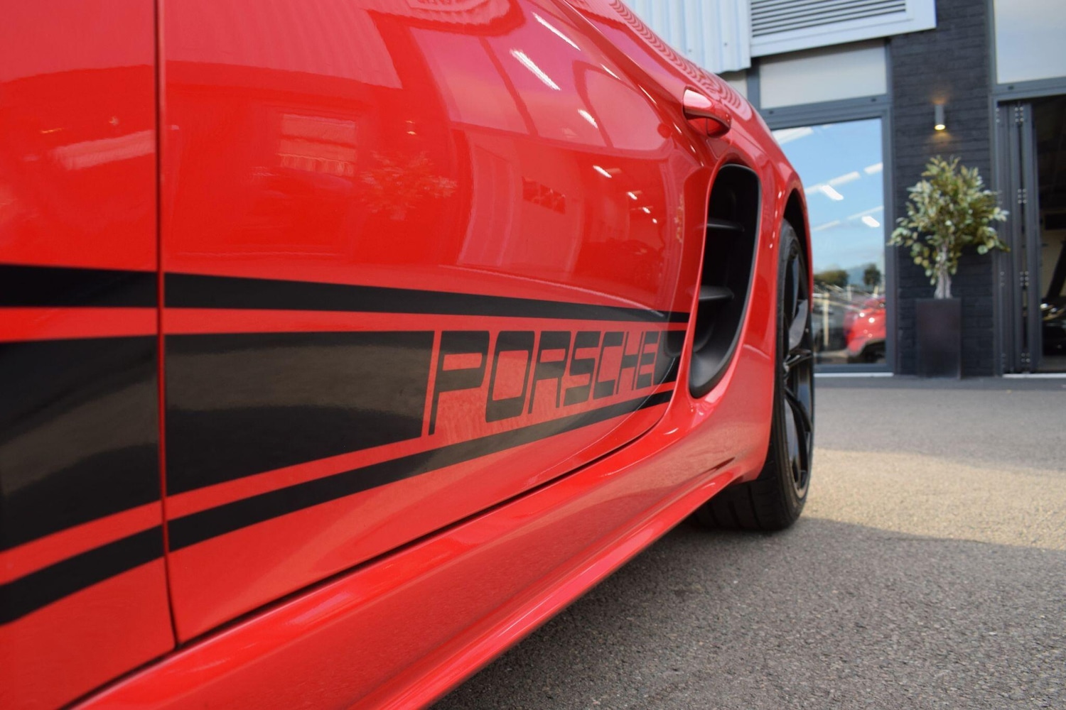 Used Porsche Boxster 2018 for sale - 77098119: Photo 41