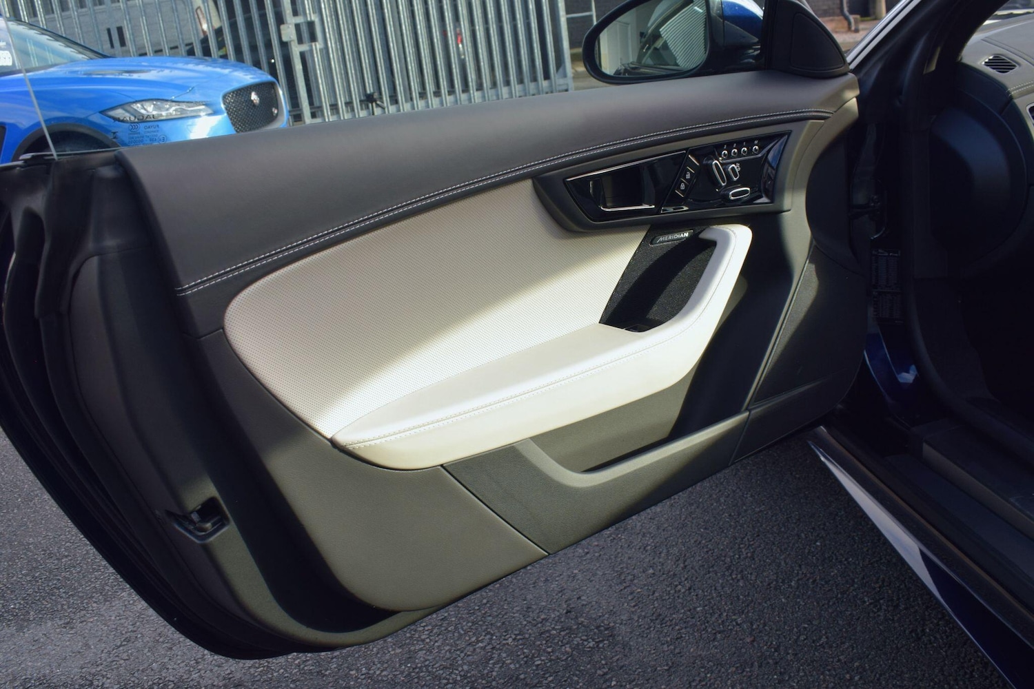 Used Jaguar F-Type 2024 for sale - 76886605: Photo 16