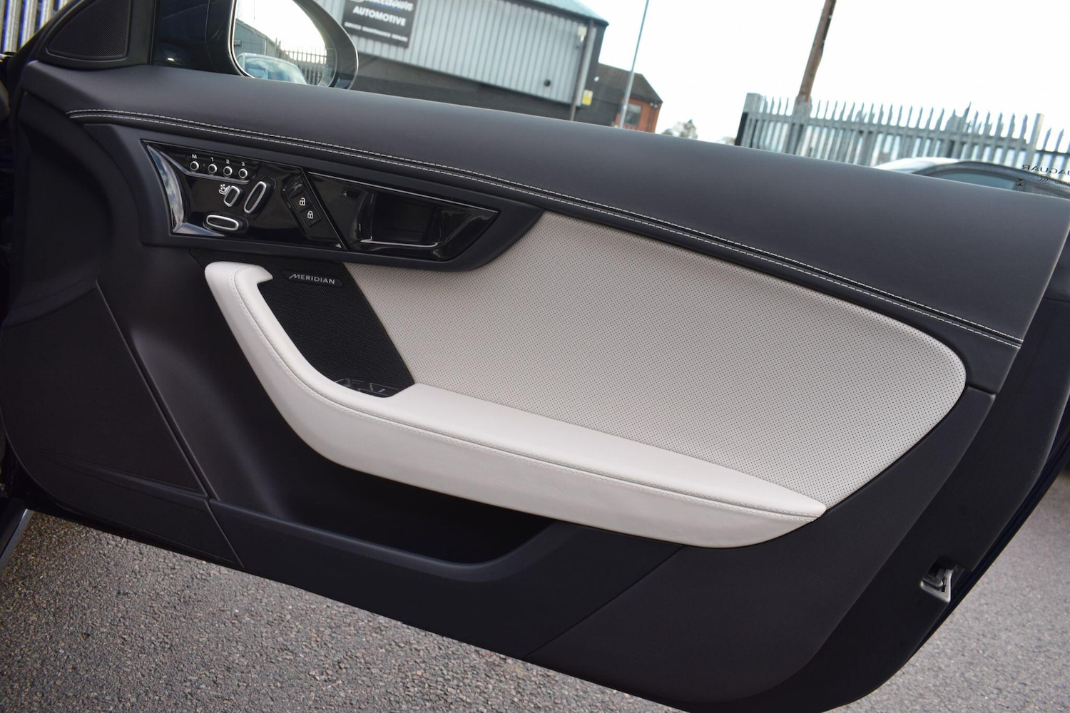 Used Jaguar F-Type 2024 for sale - 76886605: Photo 17