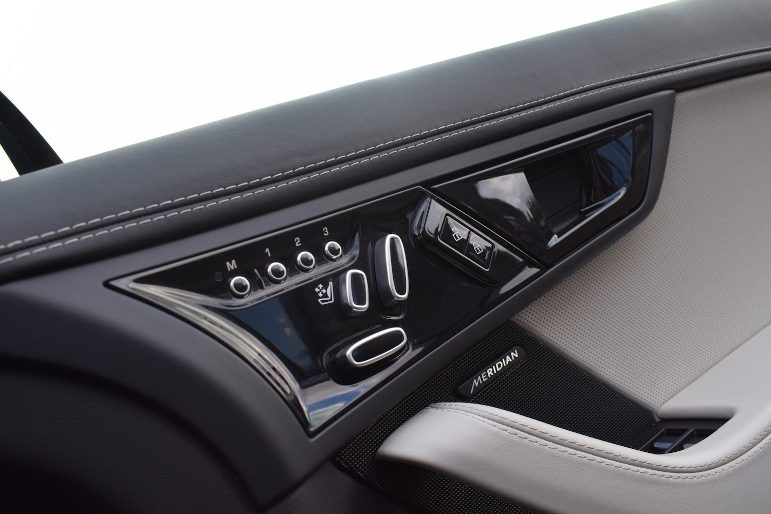 Used Jaguar F-Type 2024 for sale - 76886605: Photo 25