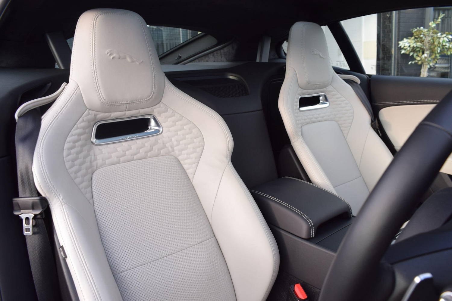 Used Jaguar F-Type 2024 for sale - 76886605: Photo 7