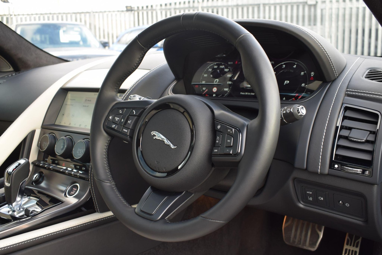 Used Jaguar F-Type 2024 for sale - 76886605: Photo 8