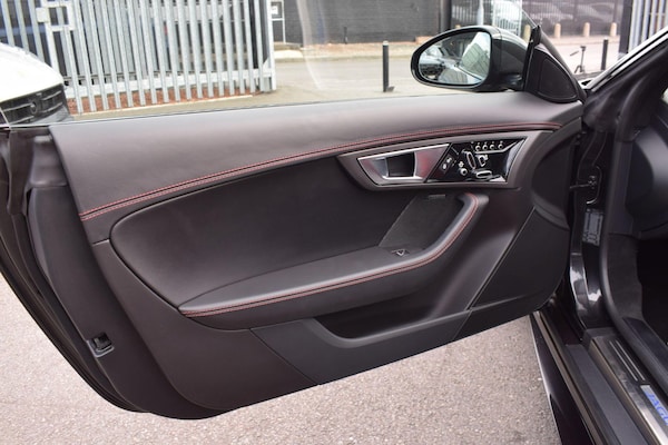 Used Jaguar F-Type 2015 for sale - 76317941: Photo 15