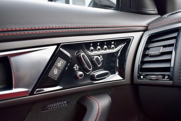 Used Jaguar F-Type 2015 for sale - 76317941: Photo 18