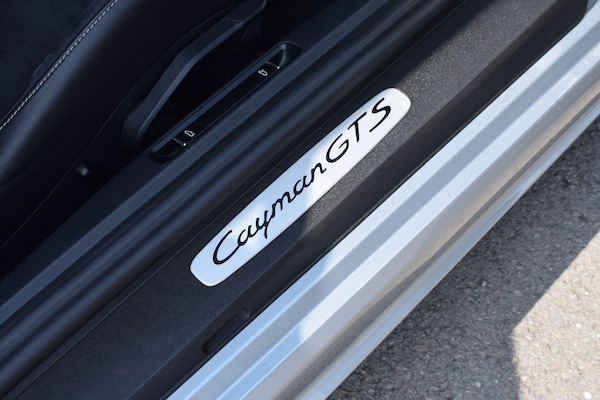 Used Porsche 718 Cayman 2020 for sale - 76226520: Photo 27