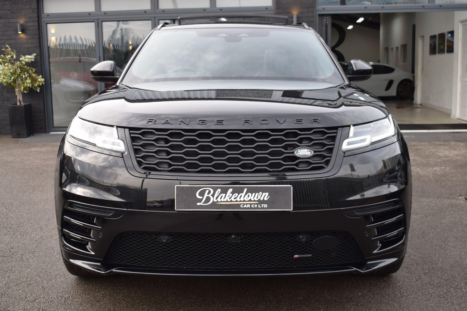Used Land Rover Range Rover Velar 2022 for sale - 77977681: Photo 2