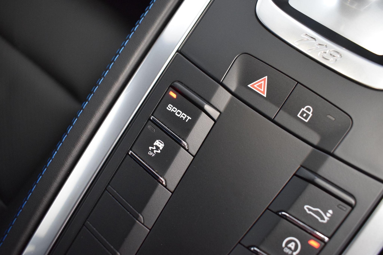 Used Porsche 718 Cayman 2021 for sale - 76389043: Photo 15