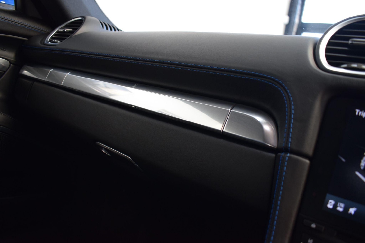 Used Porsche 718 Cayman 2021 for sale - 76389043: Photo 17