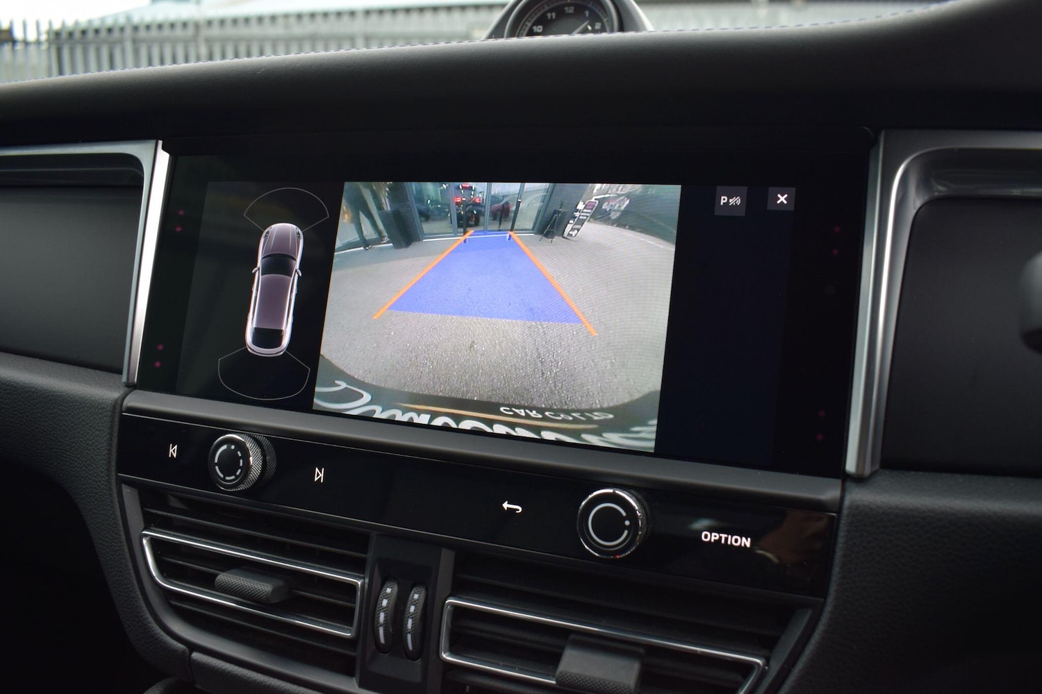 Used Porsche Macan 2021 for sale - 77892372: Photo 18