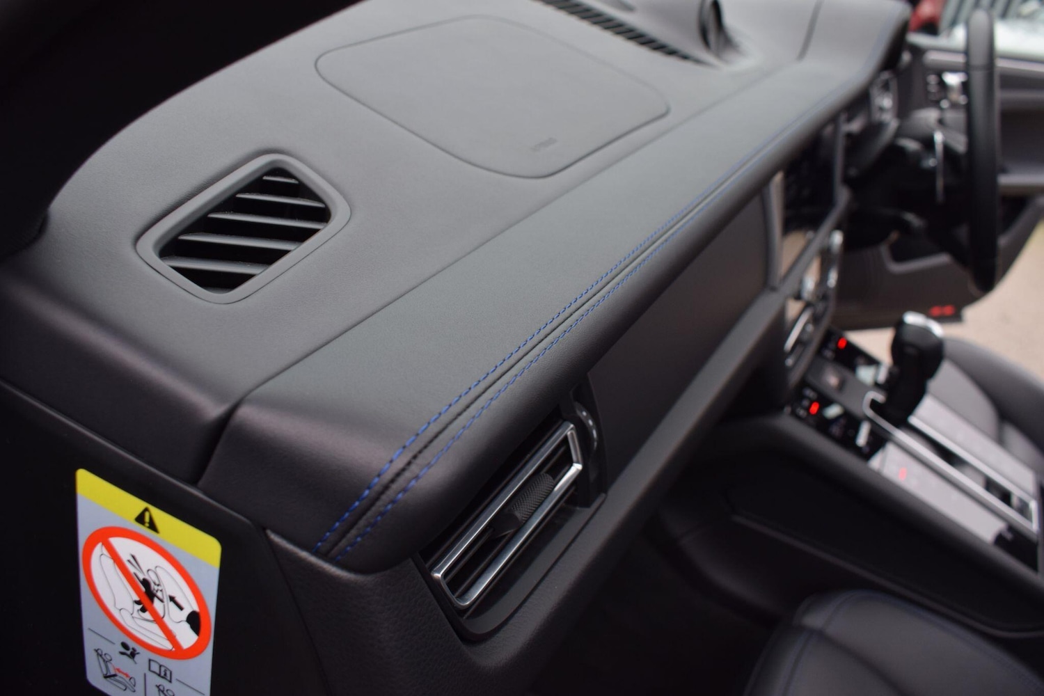 Used Porsche Macan 2021 for sale - 77892372: Photo 22