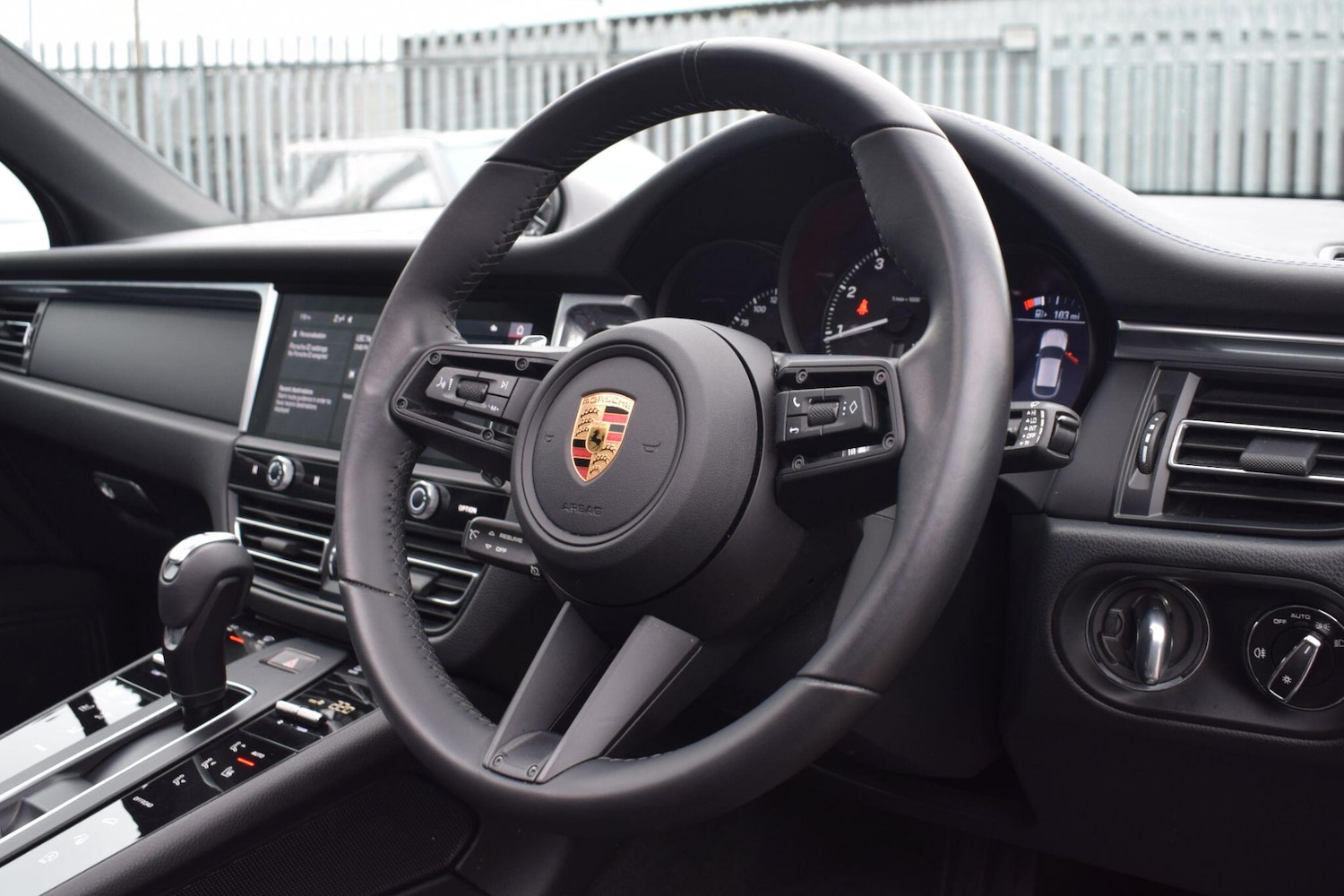 Used Porsche Macan 2021 for sale - 77892372: Photo 9