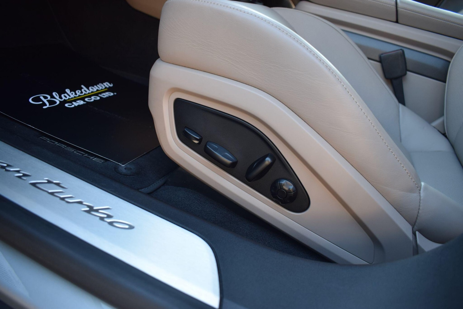 Used Porsche Taycan 2020 for sale - 77040767: Photo 33