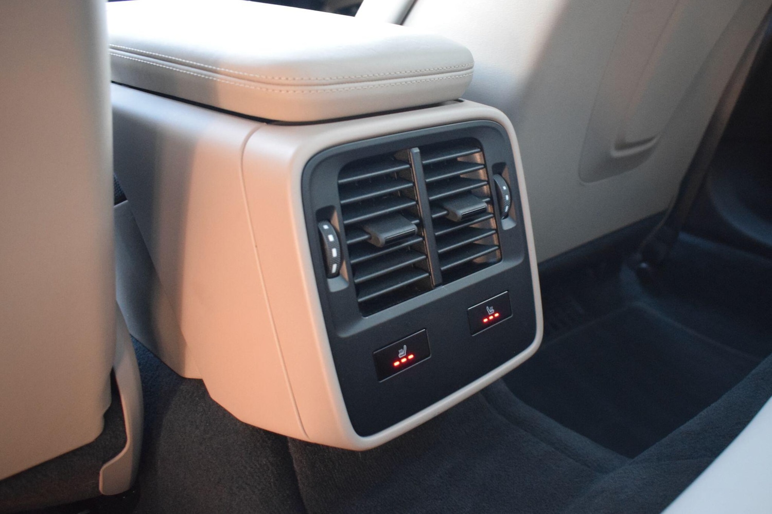 Used Porsche Taycan 2020 for sale - 77040767: Photo 34