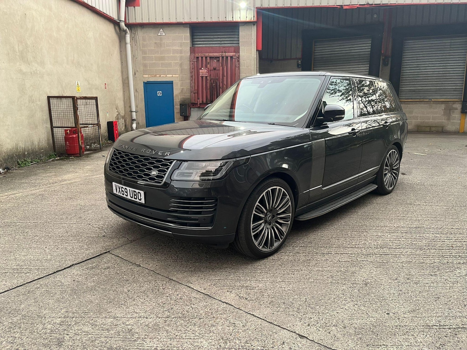 Used Land Rover Range Rover 2019 for sale - 76371189: Photo 2