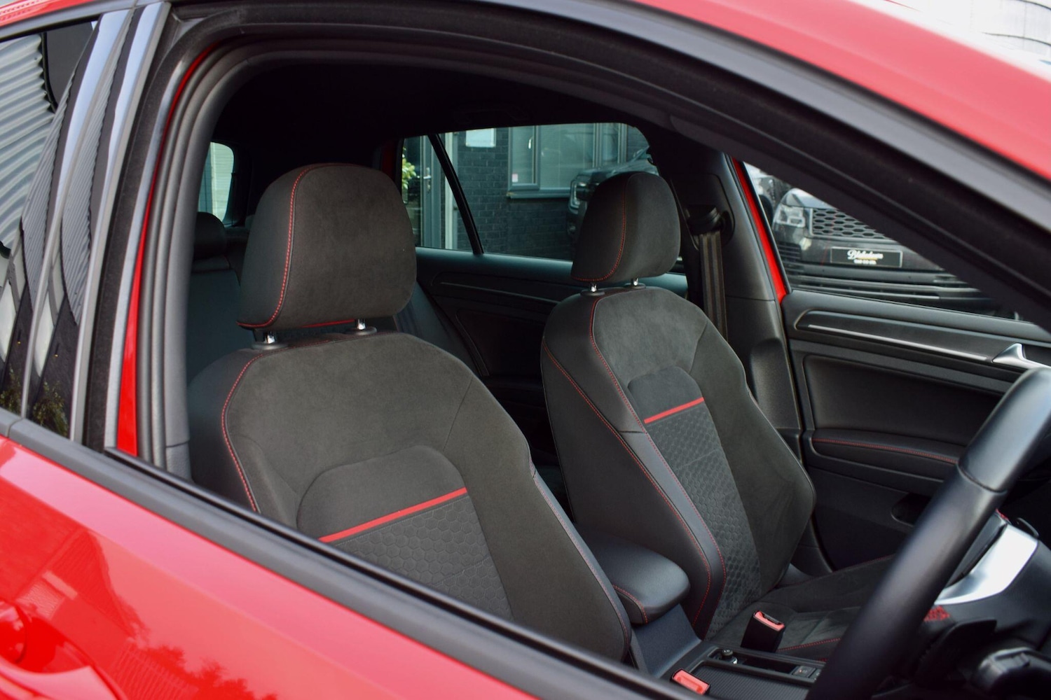 Used Volkswagen Golf 2017 for sale - 77597654: Photo 12