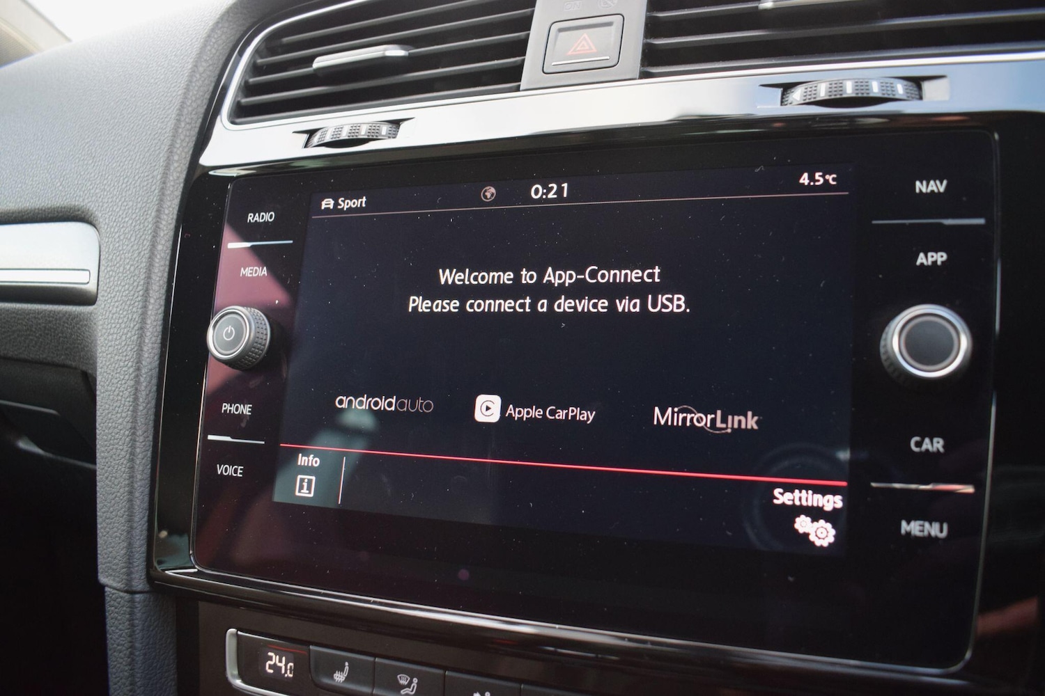 Used Volkswagen Golf 2017 for sale - 77597654: Photo 18