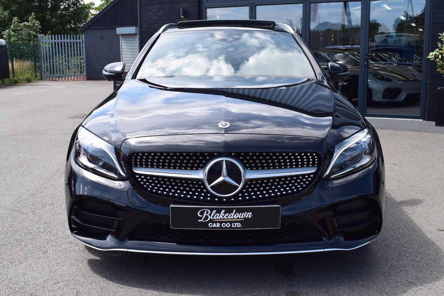 Used Mercedes-Benz C Class 2019 for sale - 77155395: Photo 2