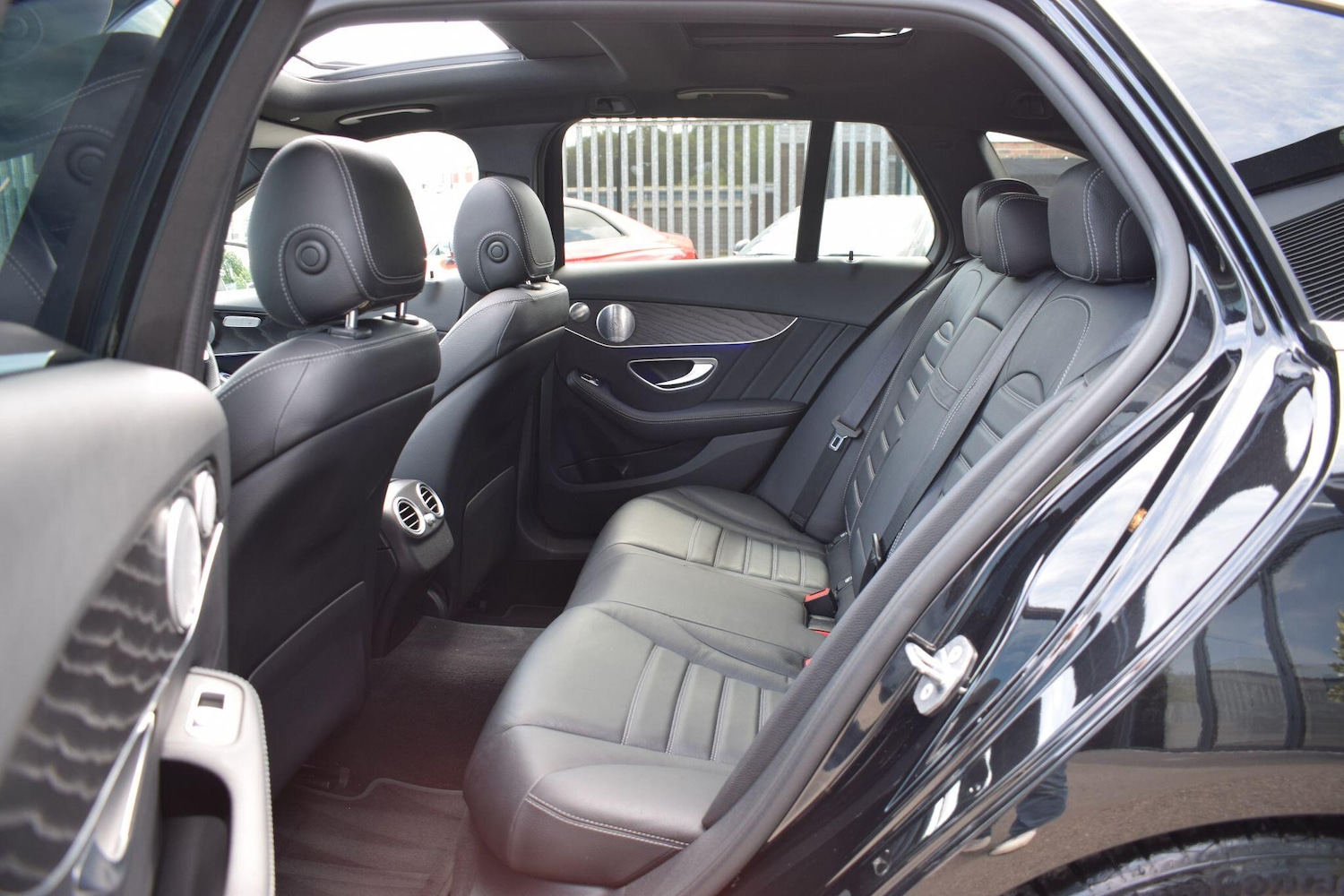 Used Mercedes-Benz C Class 2019 for sale - 77155395: Photo 24