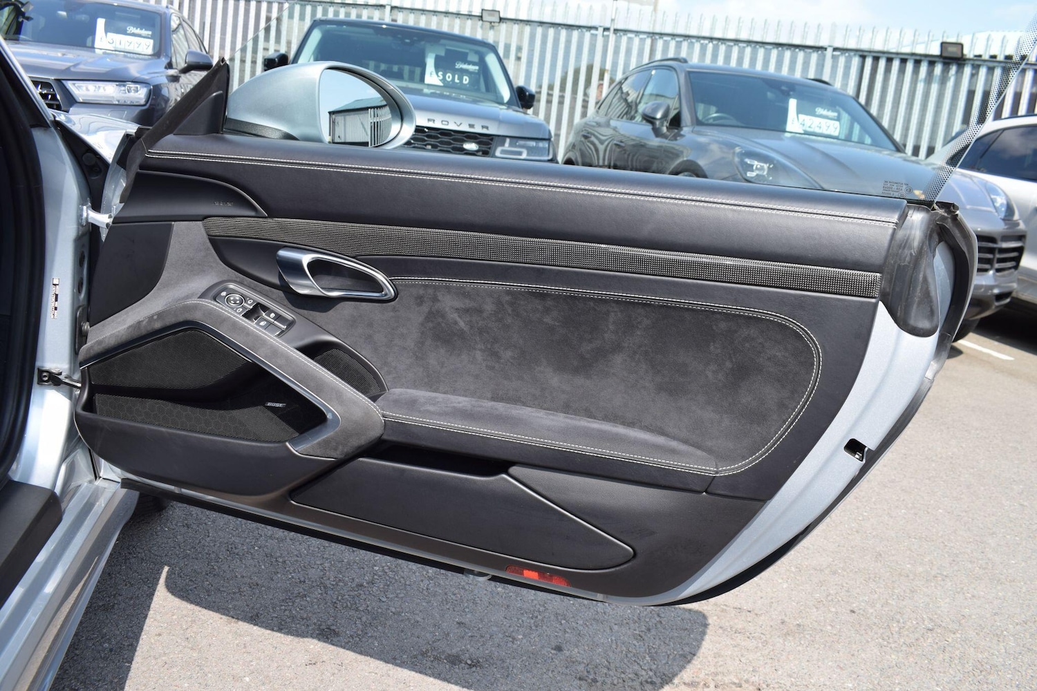 Used Porsche Cayman 2020 for sale - 76898714: Photo 15