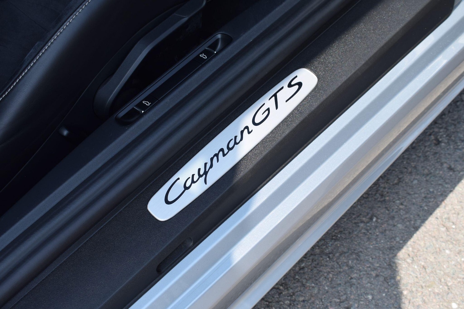 Used Porsche Cayman 2020 for sale - 76898714: Photo 19