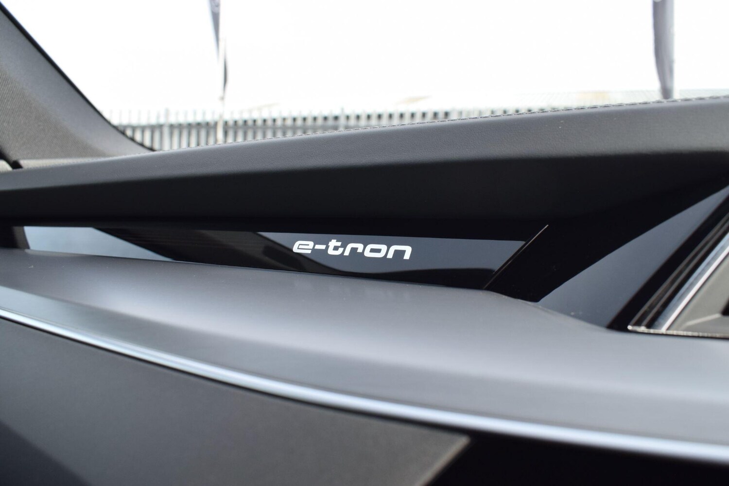 Used Audi e-tron 2023 for sale - 77978125: Photo 19