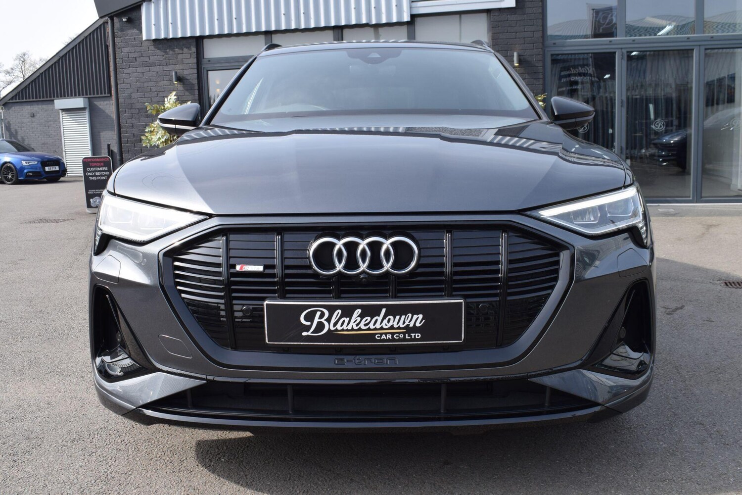 Used Audi e-tron 2023 for sale - 77978125: Photo 2