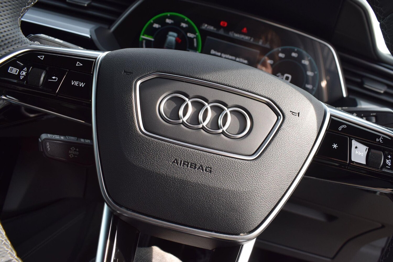 Used Audi e-tron 2023 for sale - 77978125: Photo 27