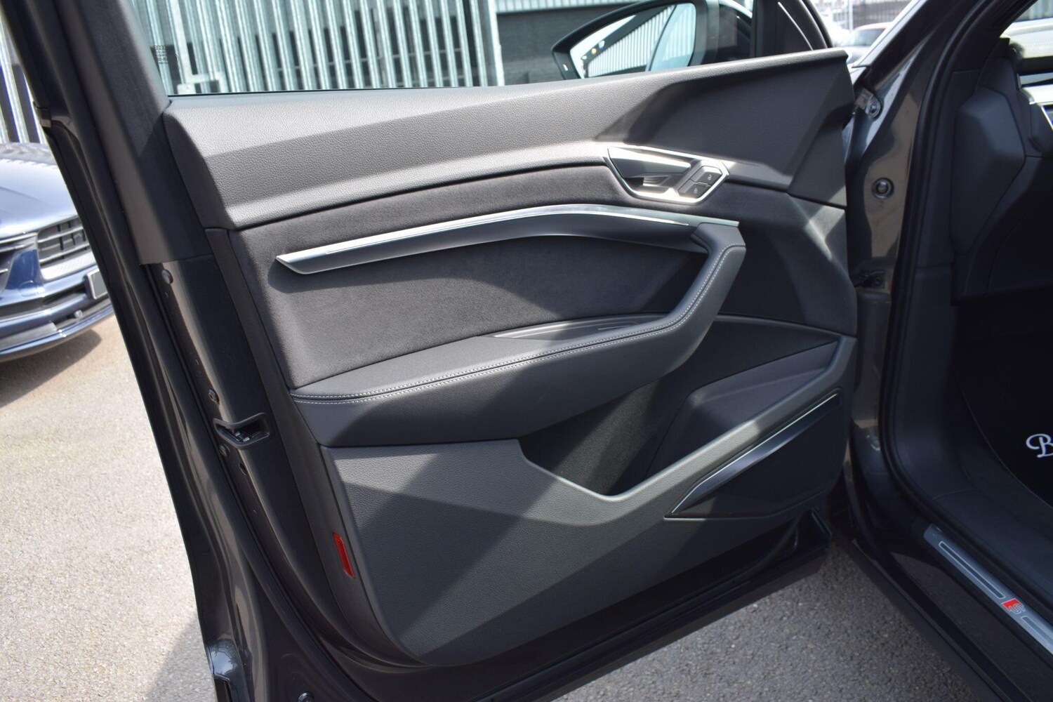 Used Audi e-tron 2023 for sale - 77978125: Photo 28