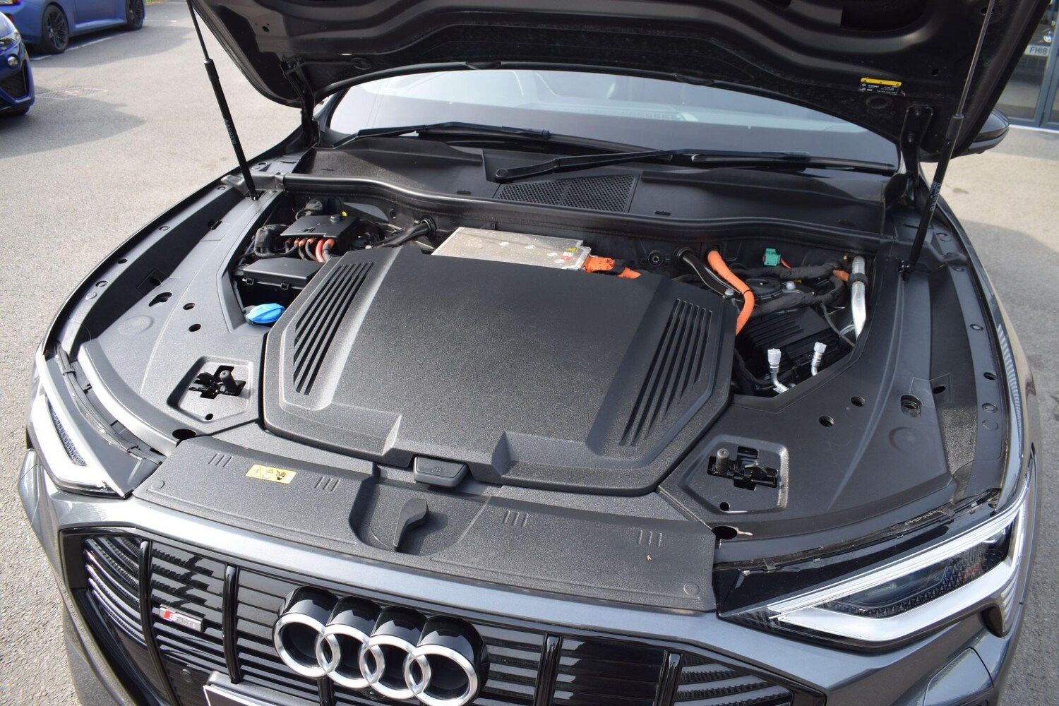 Used Audi e-tron 2023 for sale - 77978125: Photo 35