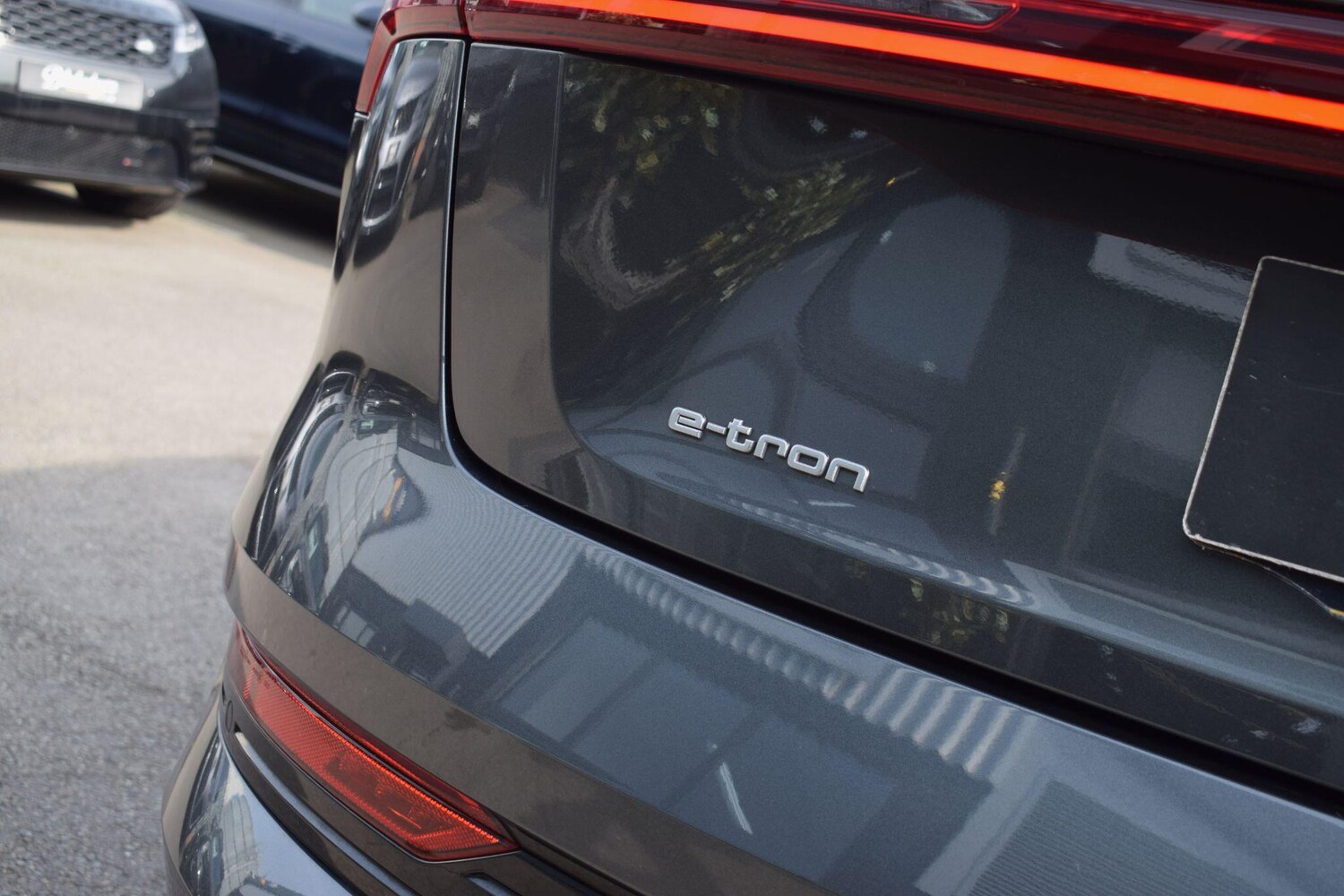 Used Audi e-tron 2023 for sale - 77978125: Photo 53