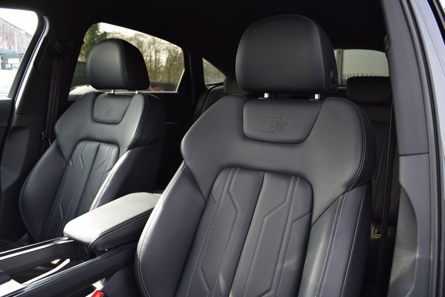 Used Audi e-tron 2023 for sale - 77978125: Photo 8